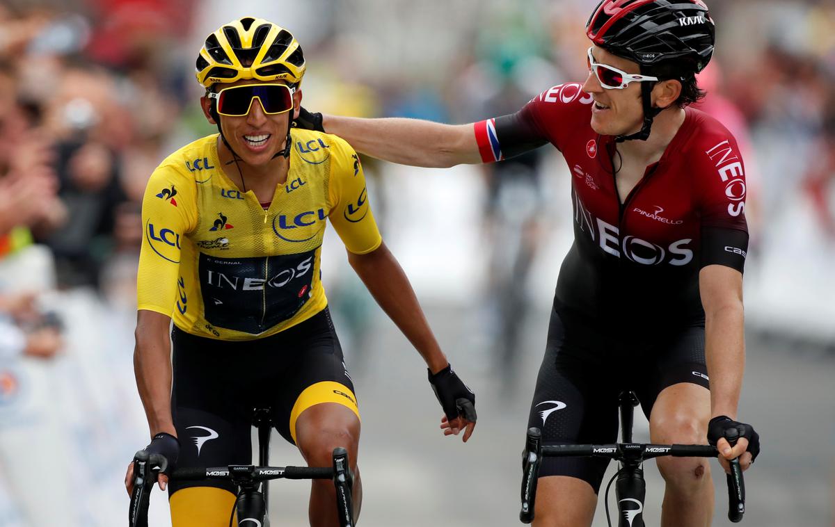 Egan Bernal Geraint Thomas | Egan Bernal je pravzaprav že zmagovalec letošnjega Toura, jutri mora le še varno pripeljati v Pariz in postal bo prvi Kolumbijec z zmago na Touru. Njegov moštveni kolega pri Ineosu in lanski zmagovalec Geraint Thomas mu je že čestital. | Foto Reuters