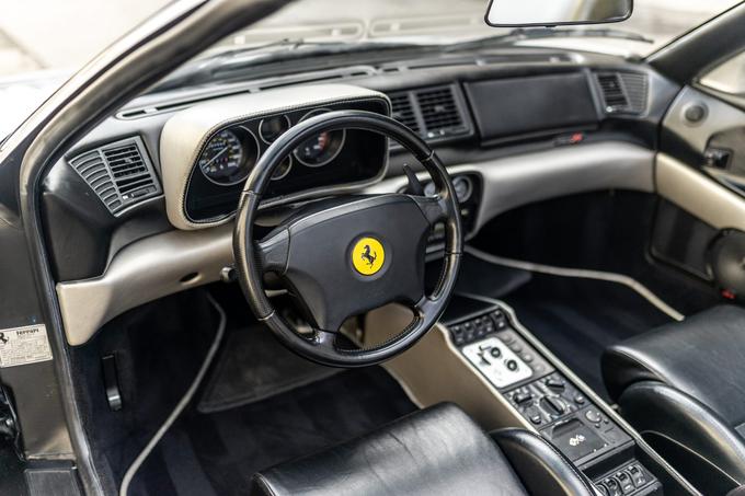 Ferrari F355 spider Shaq | Foto: Bringatrailer