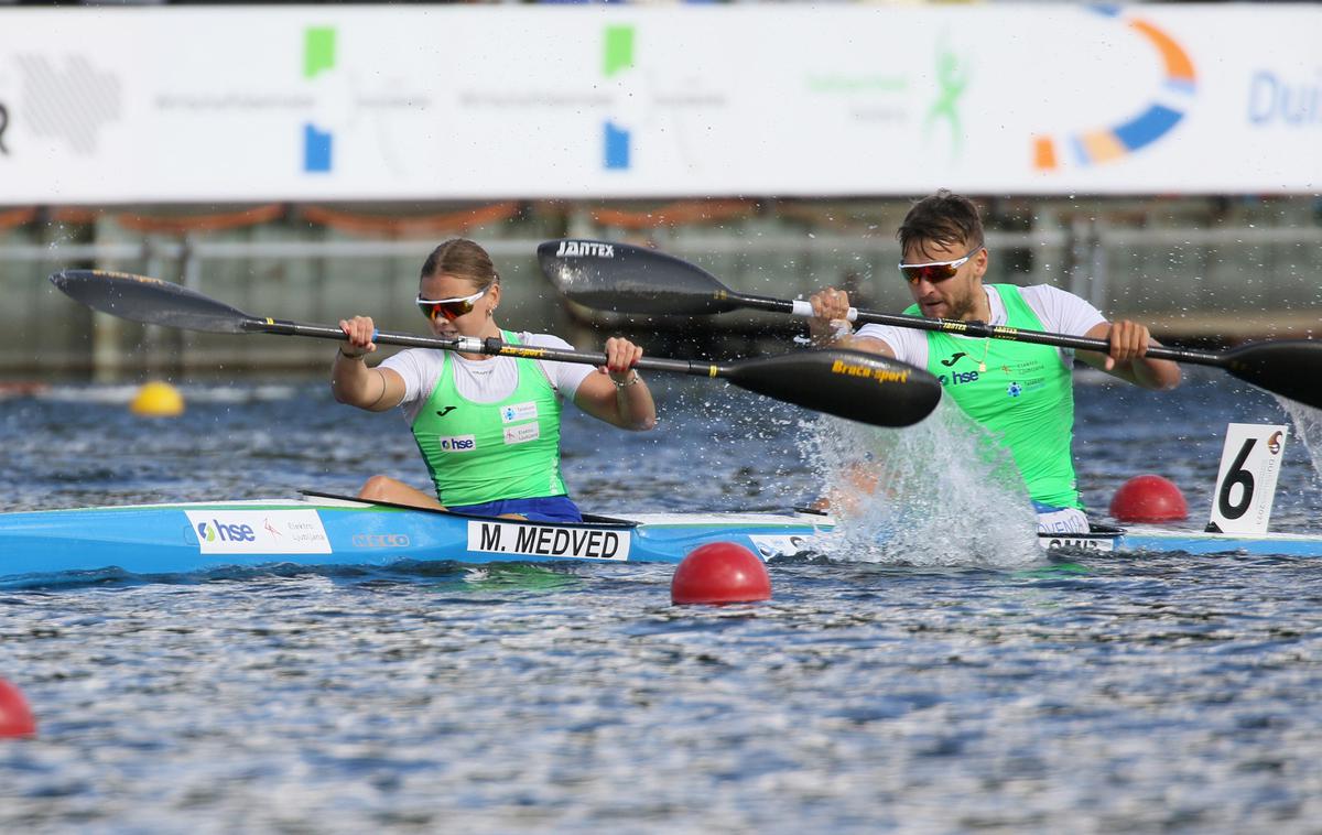 Mia Medved Rok Šmit | Mia Medved in Rok Šmit sta v Poznanju osvojila srebrno kolajno. | Foto Nina Jelenc