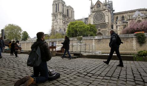 Francoska ministrica za kulturo pozvala k plačilu vstopnine za katedralo Notre-Dame