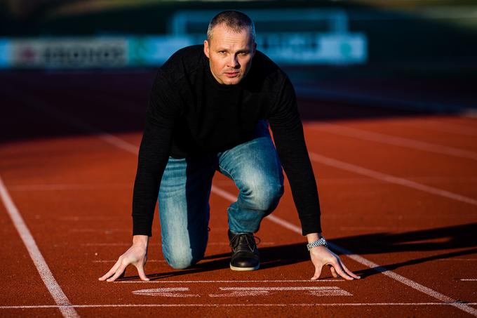 Na atletske stadione danes zaide bolj redko, a se je tokrat za potrebe intervjuja postavil na štart. | Foto: Grega Valančič/Sportida