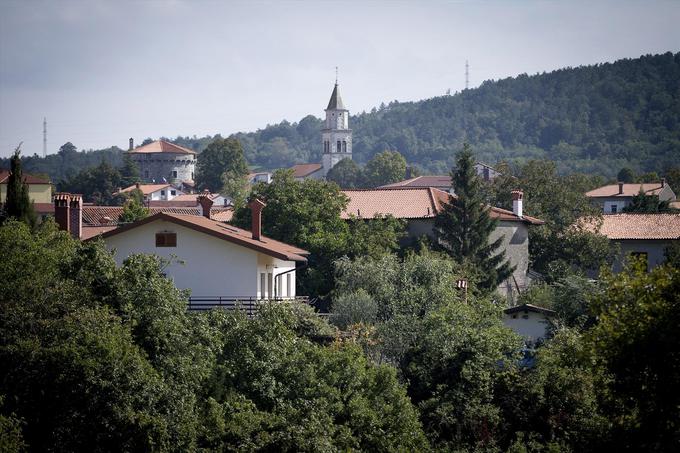 Poiščite najboljši razgled na Lokev. | Foto: 