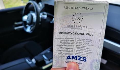 Bodo registracije avtov dražje? Vlada predvideva takšen letni dodatek.