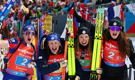 Slovenke navdušile na SP, v igri za medaljo vse do zadnjega strelskega nastopa!