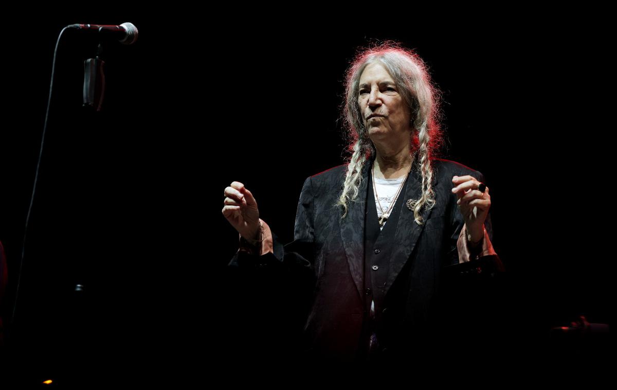 Patti Smith v Gorici | Patti Smith je v okviru priprav na letošnjo Evropsko prestolnico kulture Nova Gorica-Gorica oktobra 2023 nastopila na goriškem trgu pred nekdanjim mejnim prehodom med Slovenijo in Italijo v Rožni Dolini. | Foto STA