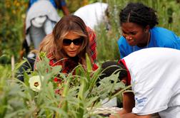 Melania je poprijela za vrtnarska dela