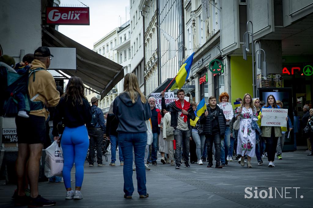 Shod v središču Ljubljane v podporo Ukrajini