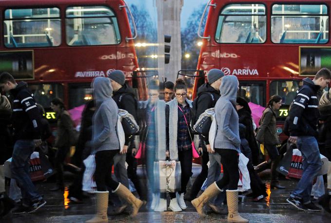 Predbožična nakupovalna mrzlica na znameniti londonski nakupovalni ulici Oxford Street. | Foto: 