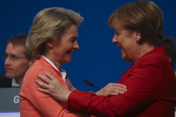 Ursula von der Leyen in Angela Merkel | Nemška obrambna ministrica Ursula von der Leyen in nemška kanclerka Angela Merkel. | Foto Reuters