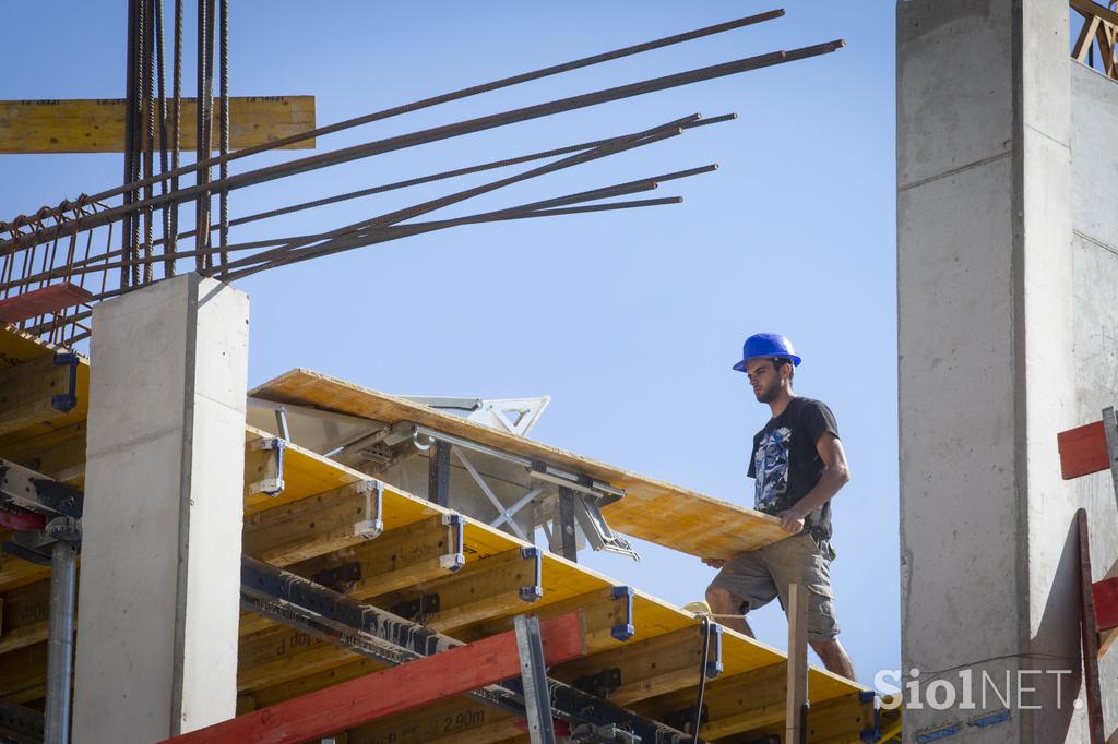 Projekt Šumi. gradbeništvo gradbišče