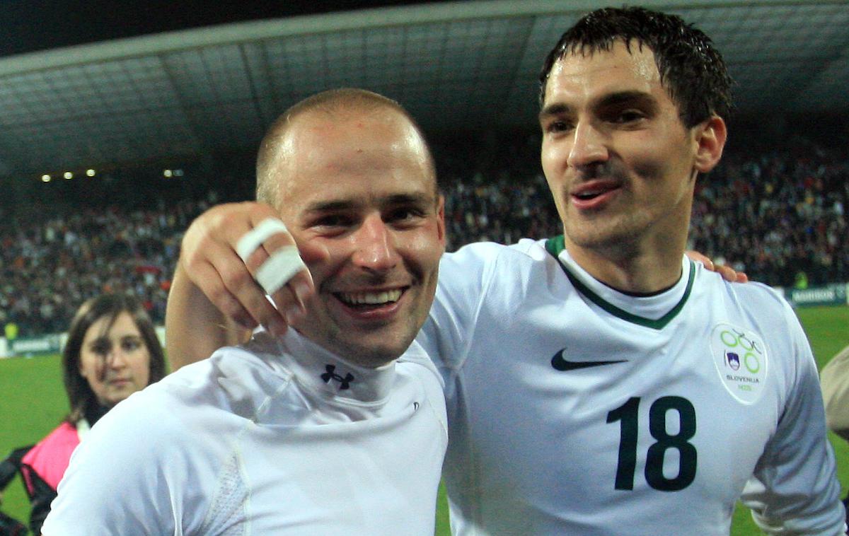 Mišo Brečko Branko Ilić | Mišo Brečko in Branko Ilić sta se tako leta 2009 v Ljudskem vrtu veselila zgodovinskega uspeha, ko se je Slovenija uvrstila na SP 2010. | Foto Vid Ponikvar