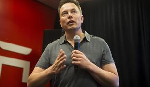 Ali Tesla Motors res kaže znake velikih težav ali gre za nevoščljivost tekmecev?