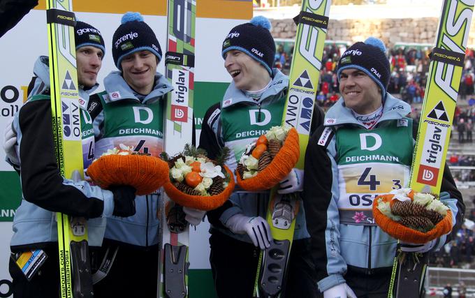 Ekipna bronasta medalja na SP v Oslu 2011 | Foto: Guliverimage