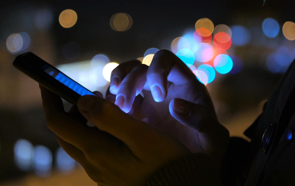 telefon | Fotografije otrok ne spadajo na splet. | Foto Getty Images