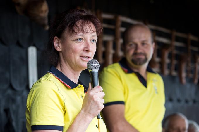 Oskrbnica Zdenka Podpečan je bila ob prevzemu nagrade skromna kot vedno. "To je potrditev našega dela, ki ga bomo nadaljevali. Brez dela celotne ekipe, brez gospodarja Zvoneta Stroja in predsednika PD Radovljica Valentina Rezarja ne bi šlo, vsi stojijo za nami." | Foto: Matic Klanšek Velej/Sportida