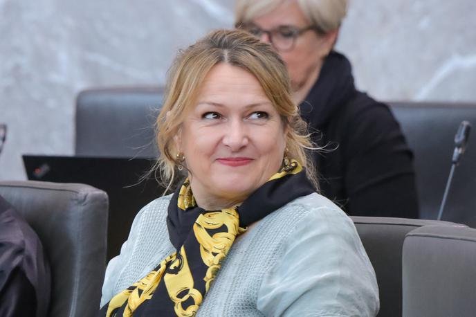 Lena Grgurevič | "Dajte zato že nehat, predsednica, s svojimi nastopi oziroma prestopi, v vlogi ženske z najvišjo moralno integriteto, lepo prosim," je zapisala poslanka Gibanja Svoboda Lena Grgurevič.  | Foto STA