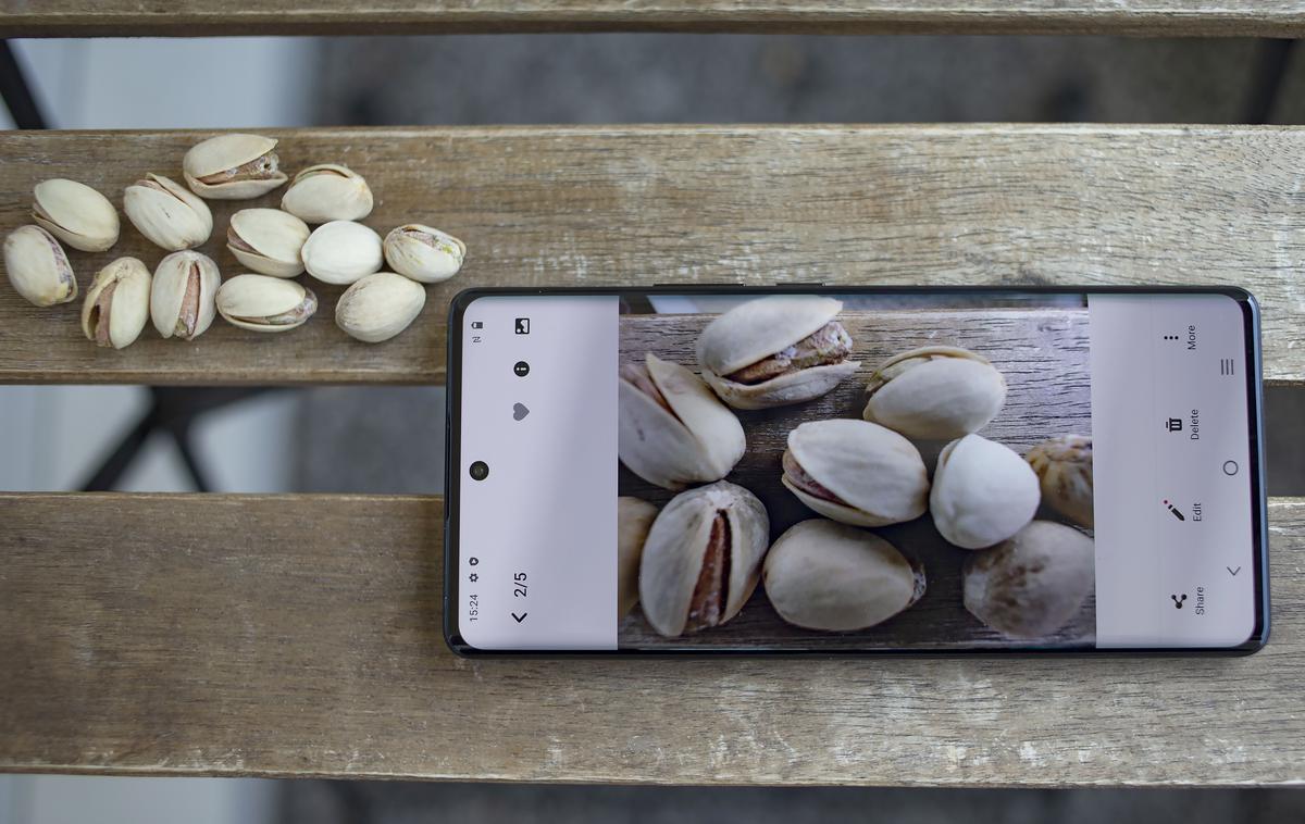 Vivo X80 Pro | Pametni telefon Vivo X80 Pro išče svoje mesto med najzmogljivejšimi pametni telefoni na trgu. | Foto Ana Kovač