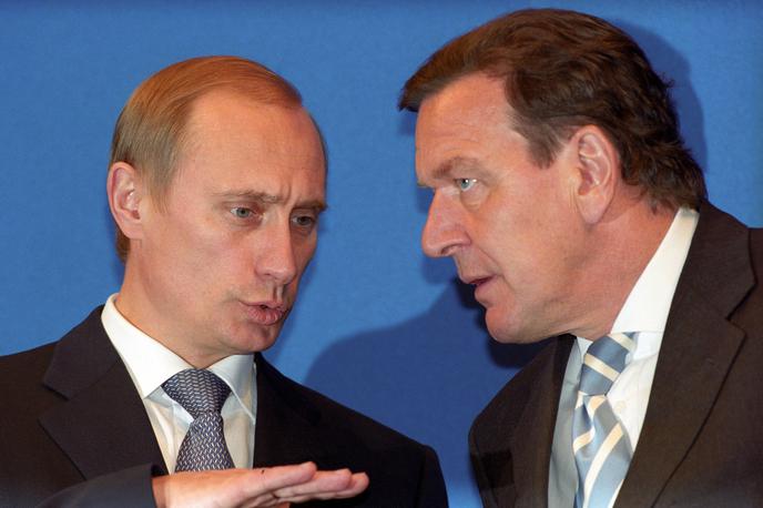 Vladimir Putin in Gerhard Schröder | Schröder velja za dolgoletnega prijatelja ruskega predsednika Vladimirja Putina.  | Foto Guliverimage