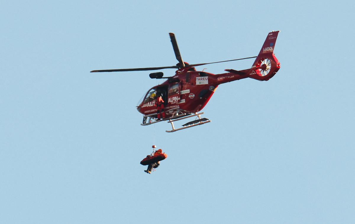 Gino Caviezel, Bormio | Tudi nesrečnega Švicarja Gina Caviezla so s proge Stelvio odpeljali s helikopterjem.  | Foto Reuters