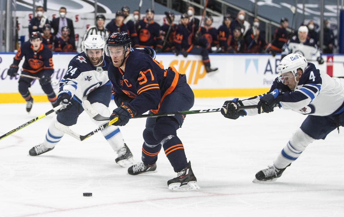 Connor McDavid | Connnor McDavid je vknjižil že 60. točko sezone. To mu je uspelo na 34. tekmi ob zmagi nad Winnipegom. | Foto Guliverimage