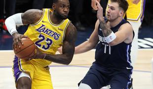 Dončić spet piše zgodovino, a slajše se smeji LeBron James #video