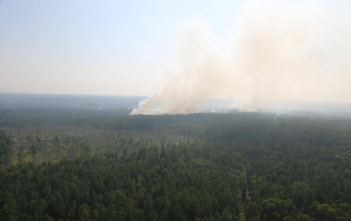 Dim, ki se vali iz vojaškega oporišča blizu mesta Arhangelsk na severu Rusije | Foto Reuters