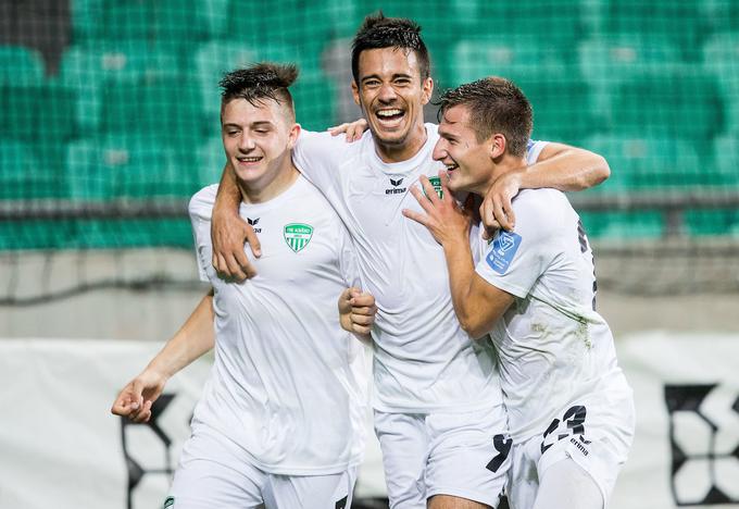 Filip Dangubić (v sredini) je Olimpiji že pokvaril načrte v Stožicah. Tako se je veselil zadetka v dresu Krškega.  | Foto: Vid Ponikvar