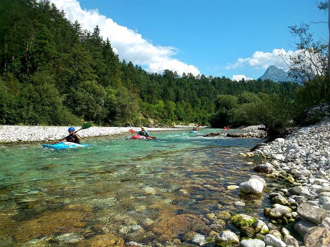 Soča ponuja tudi mnoge vodne aktivnosti, kot na primer vožnjo s kajakom. | Foto: 