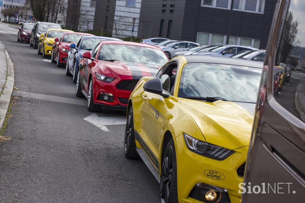 ford mustang karavana neukrotljivih avtosalon