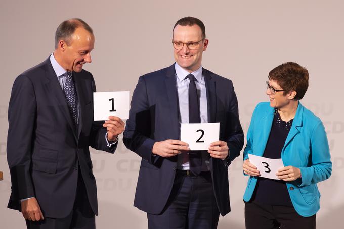 Decembra 2018 so se na kongresu CDU v boju za predsednika stranke pomerili Merz, Jens Spahn in Annegret Kramp-Karrenbauer (AKK). Ta je tudi v drugem krogu tesno premagala Merza. AKK je zagovornica Merkline struje v CDU, medtem ko Merz zase pravi, da je družbeni konservativec in ekonomski liberalec. Je zagovornik EU in tesnega sodelovanja z ZDA. | Foto: Guliverimage/Vladimir Fedorenko