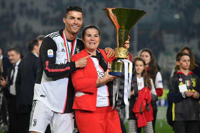 Dolores Cristiano Ronaldo | Mama nogometnega zvezdnika Cristiana Ronalda, Dolores Aveiro, v bolnišnici okreva po možganski kapi. | Foto Getty Images