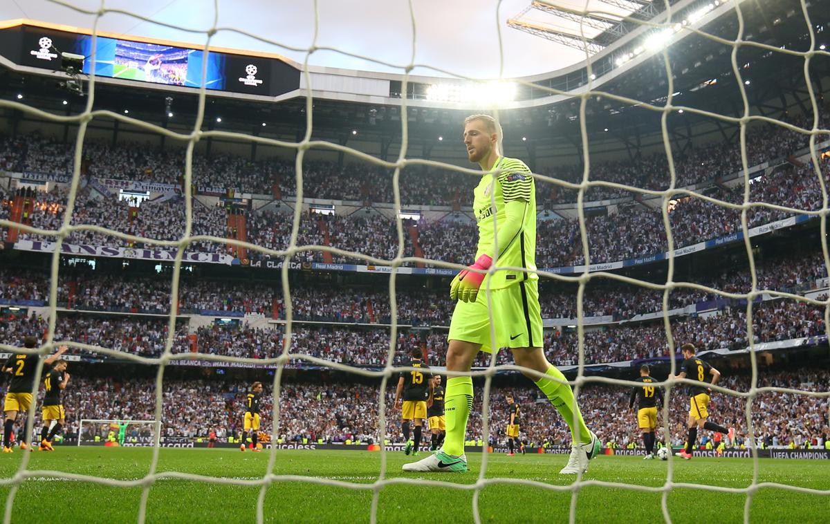 Jan Oblak, Santiago Bernabeu | V španskem prvenstvu bodo morali nogometaši prihodnja dva kroga odigrati brez prisotnosti navijačev. | Foto Reuters