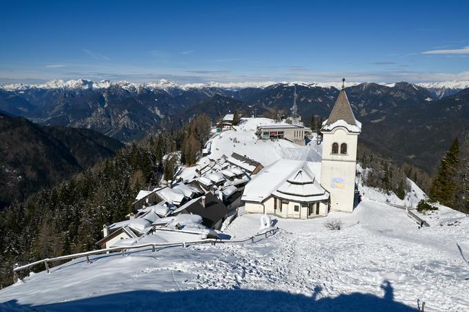 Višarje in pogled proti Karnijcem | Foto: Matej Podgoršek