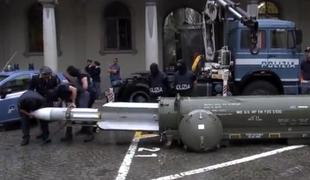 V Italiji neonacistom zasegli raketo #foto #video