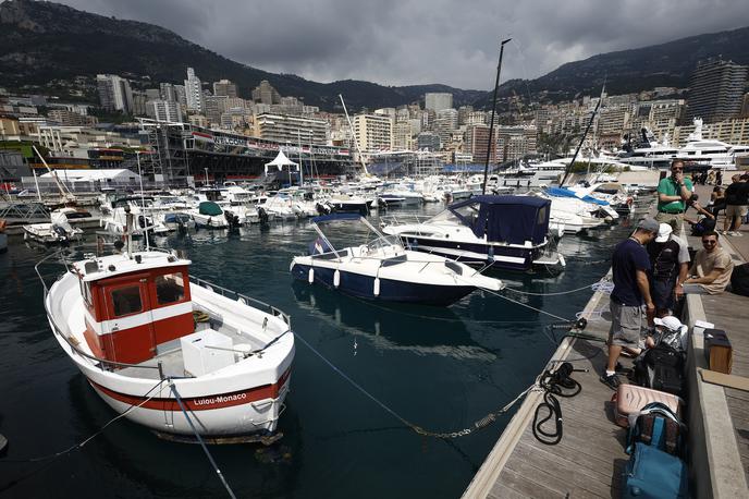 Monte Carlo | Ta konec tedna bodo dirkali mimo monaške marine. Oblaki bodo grozili z dežjem. | Foto Reuters