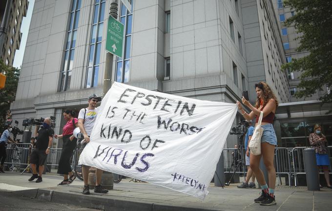 Jeffrey Epstein je umrl 10. avgusta 2019 v svoji celici v New Yorku, medtem ko je čakal na začetek sojenja tudi zaradi spolne zlorabe mladoletnic. | Foto: Guliverimage/Vladimir Fedorenko