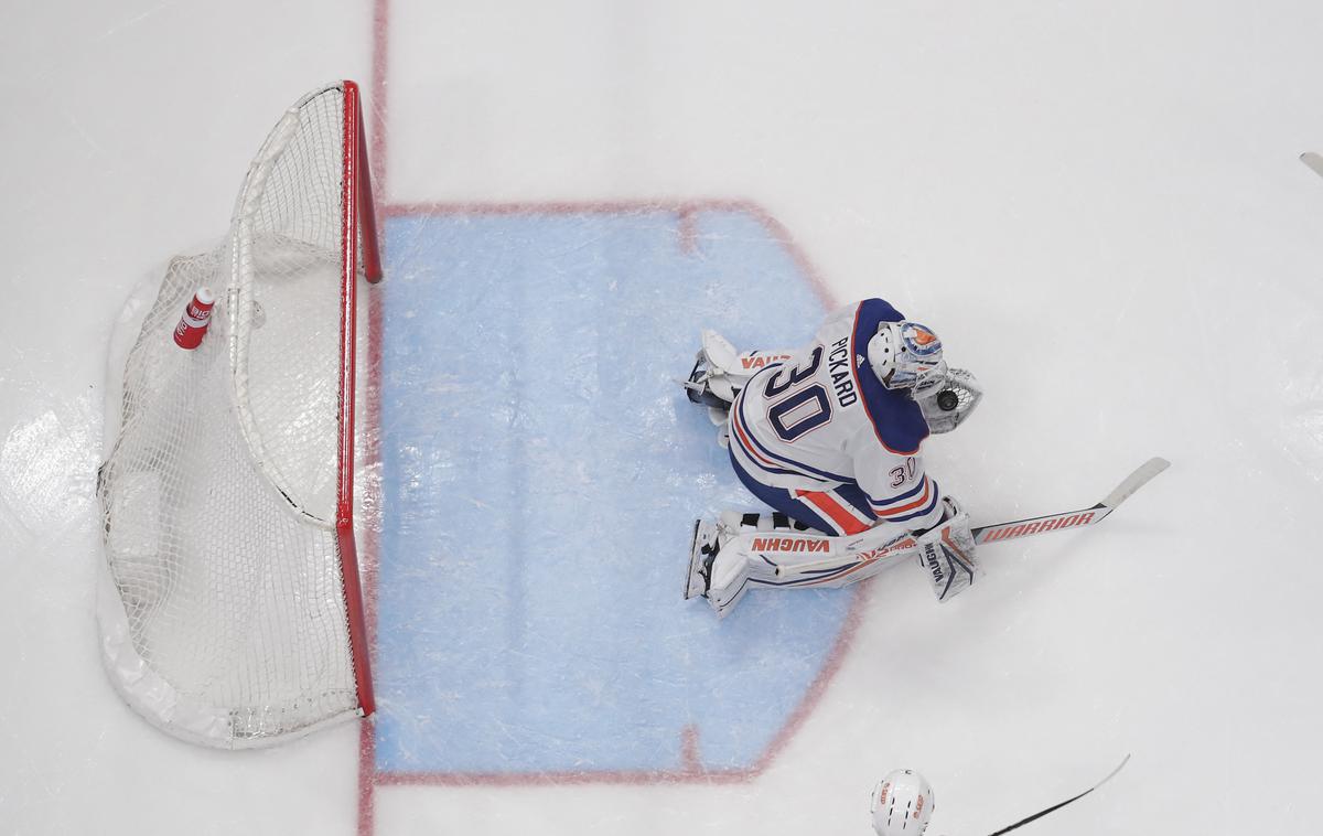 Edmonton oilers | Calvin Pickar je bil ob zmagi Edmontona v Pittsburghu nerešljiva uganka za domače, zaklenil je svoj gol in zaustavil 41 strelov. | Foto Reuters