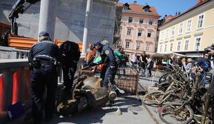 Iz Ljubljanice izvlekli več kot tono smeti #foto