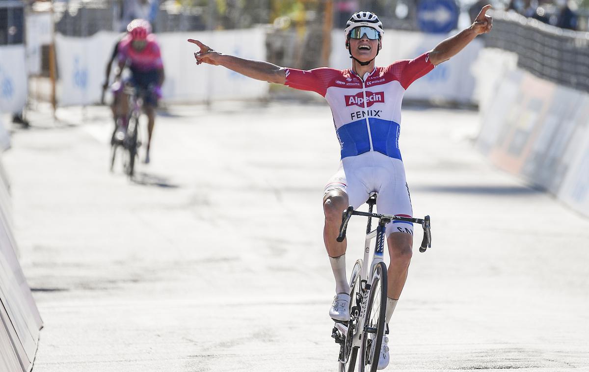 Mathieu Van der Poel | Presenečenje na prvi kolesarski dirki svetovne serije v letu 2021: štirikratni svetovni prvak v ciklokrosu Mathieu Van der Poel premagal vso konkurenco.  | Foto Guliverimage/Getty Images