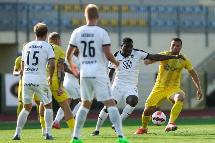 NK Domžale FC Honka | Nogometaši Domžal so na uvodni tekmi drugega kroga kvalifikacij za konferenčno ligo remizirali s finskim moštvom Honka Espoo. | Foto Vid Ponikvar