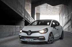 Renault clio R.S. 220 EDC trophy - lahko pričara vzdušje bolida F1