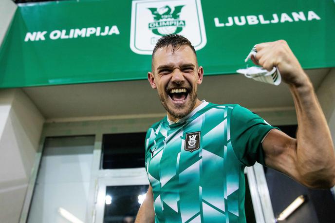 NK Olimpija : Ludogorec Timi Max Elšnik | Bo kapetan Olimpije Timi Max Elšnik danes nared za nastop na Ferskih otokih? Trener Zoran Zeljković se bo o tem odločil tik pred srečanjem. | Foto Vid Ponikvar/Sportida