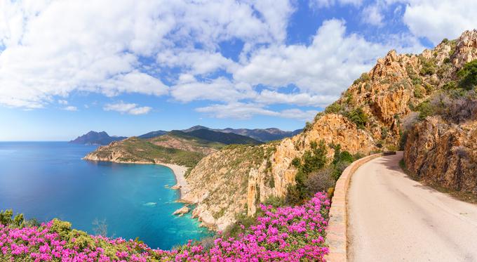 Plage de Bussaglia in Calanques de Piana, otok Korzika | Foto: Shutterstock