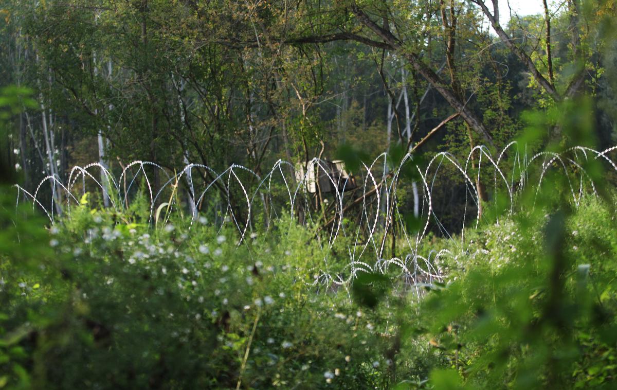 meja | Število nezakonitih prehodov evropske zunanje meje je v letošnjem prvem četrtletju v primerjavi z enakim obdobjem lani padlo za sedem odstotkov na približno 24 tisoč. | Foto STA