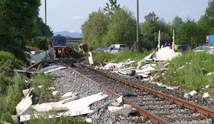 Trčenje z vlakom: tovornjakar ni imel časa, da bi izskočil #foto #video