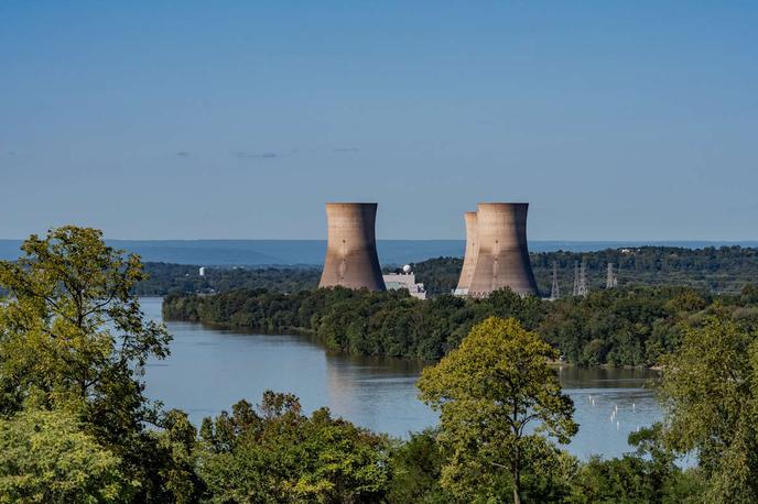 Otok treh milj | Incident na Otoku treh milj je zadal velik udarec gradnji novih jedrskih elektrarn v ZDA. Med letoma 1980 in 1984 je bilo preklicanih več kot 50 načrtov za postavitev in zagon novih jedrskih reaktorjev. Prva odobritev konstrukcije novega jedrskega reaktorja v ZDA po nesreči se je znova zgodila šele leta 2012. | Foto Shutterstock