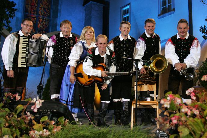 ansambel Gašperji | Baritonist Franci Tišler v ansamblu Gašperji (drugi z desne). | Foto Mediaspeed