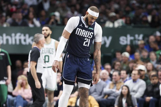 Daniel Gafford je ostal edini zdravi center v zasedbi Dallas Mavericks. Pomagal bi mu lahko malce nižji Naji Marshall, a zaradi bolezni ni nastopil na zadnjih tekmah Teličkov.  | Foto: Reuters