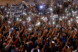 Italija protesti zeleno potrdilo