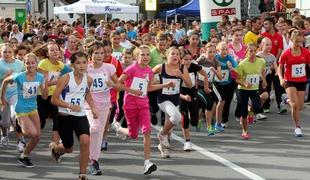 1400 tekačev v družbi Polavderjeve teklo v Žalcu